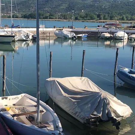 דירה Appartamento La Darsena Di Magione מאג'ונה